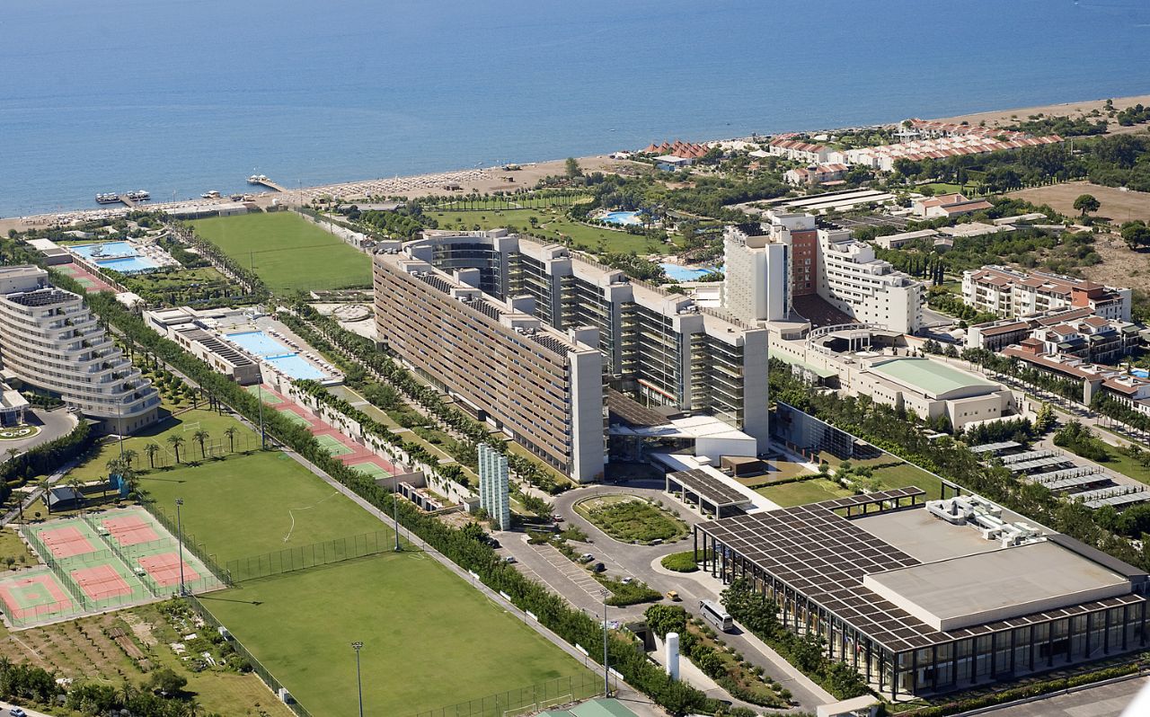Nirvana Cosmopolitan Hotel